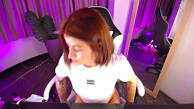 Snapshot of teylo80as chatting on February 14, 11:51 am teylo80as online show from February 14, 11:51 am