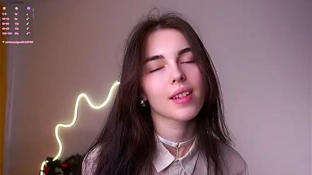 Snapshot of MirnaTellado chatting on February 4, 6:03 pm MirnaTellado online show from February 4, 6:03 pm