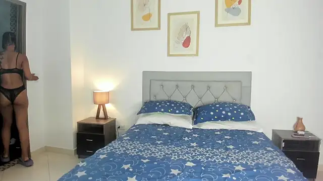 Jadeobi  online show from February 7, 4:00 pm