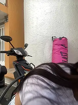 StrawberryPink  online show from February 20, 11:32 am