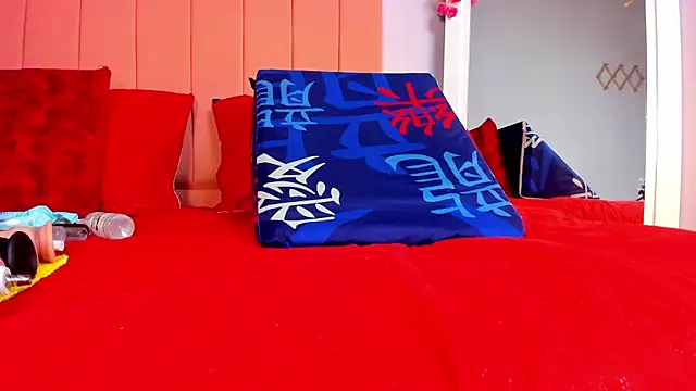 Snapshot of rose_thompson19 chatting on July 17, 7:19 pm rose thompson19 online show from July 17, 7:19 pm