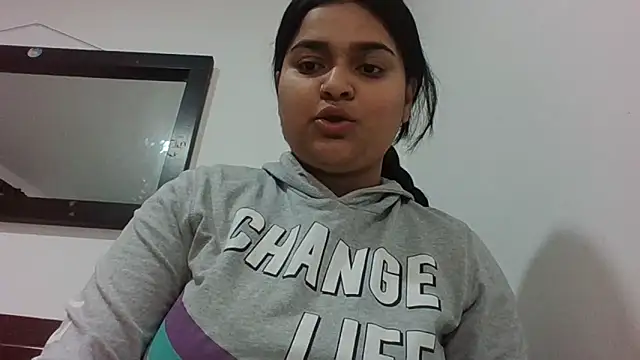 Emma Sweet- online show from February 12, 12:16 am