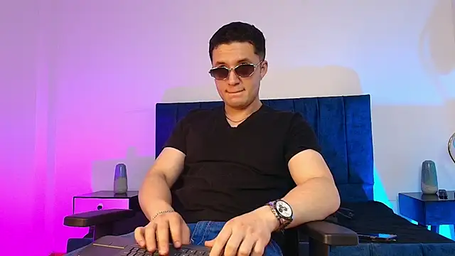 Alexander Connor online show from January 18, 12:58 am