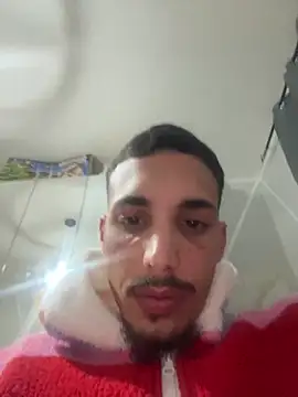 Snapshot of piccolo2002 chatting on March 9, 7:40 pm piccolo2002 online show from March 9, 7:40 pm