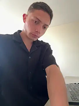 santiObrero online show from March 19, 9:19 pm