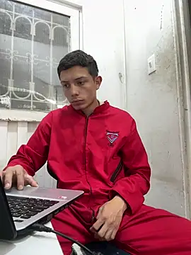santiObrero online show from April 29, 8:26 pm
