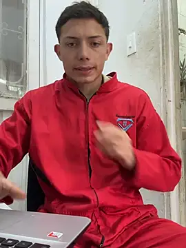 santiObrero online show from May 2, 3:39 pm