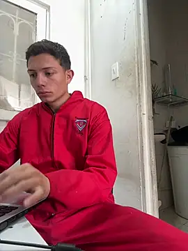 santiObrero online show from May 6, 4:01 pm