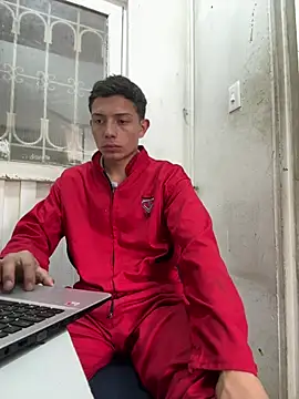 santiObrero online show from May 7, 4:12 pm