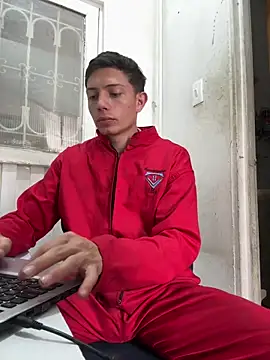 santiObrero online show from May 8, 4:23 pm