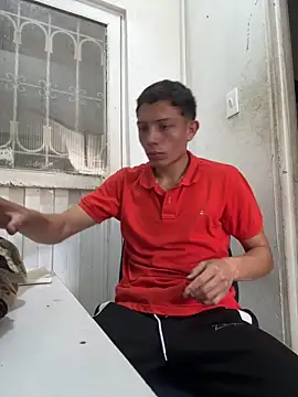 santiObrero online show from May 20, 3:40 pm