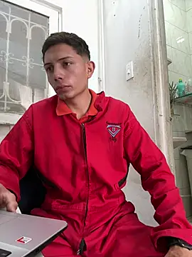 santiObrero online show from June 1, 5:03 pm