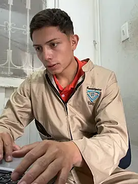 santiObrero online show from June 18, 3:49 pm