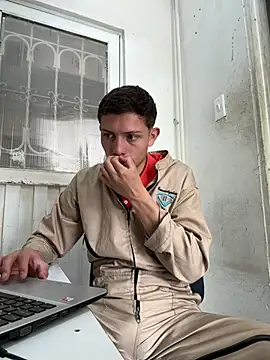 santiObrero online show from July 7, 3:38 pm