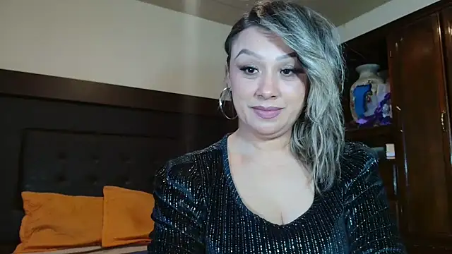 Snapshot of aitanalove_ chatting on March 18, 12:47 am aitanalove online show from March 18, 12:47 am