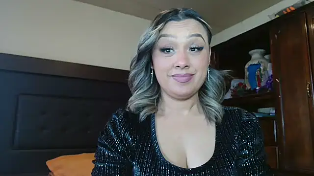 Snapshot of aitanalove_ chatting on April 27, 9:35 pm aitanalove online show from April 27, 9:35 pm