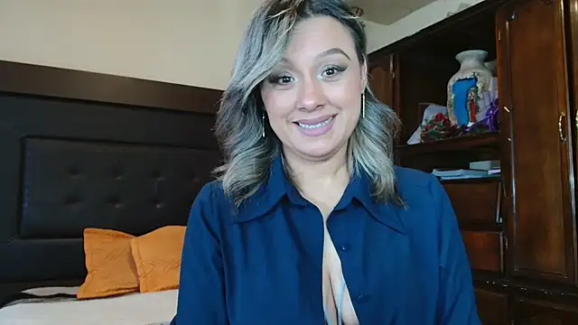 Snapshot of aitanalove_ chatting on May 7, 11:32 pm aitanalove online show from May 7, 11:32 pm