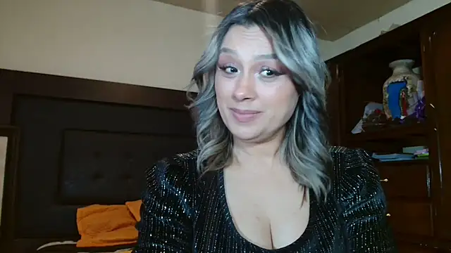 Snapshot of aitanalove_ chatting on May 15, 12:50 am aitanalove online show from May 15, 12:50 am