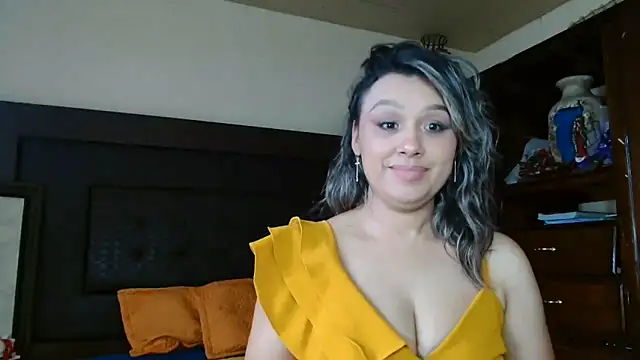 Snapshot of aitanalove_ chatting on June 11, 10:52 pm aitanalove online show from June 11, 10:52 pm