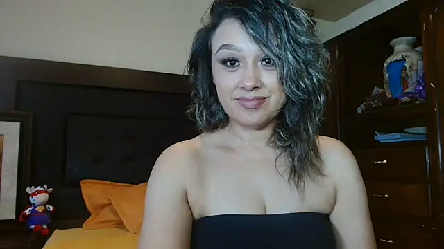 Snapshot of aitanalove_ chatting on July 23, 11:24 pm aitanalove online show from July 23, 11:24 pm