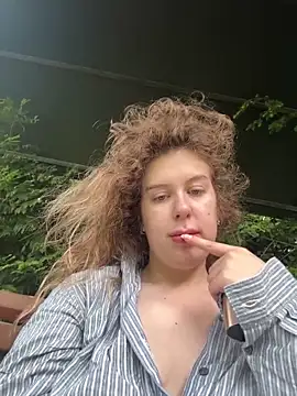 LilianBliss online show from June 13, 5:38 am