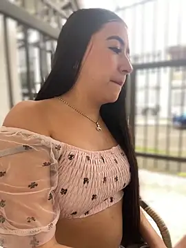 AuroraJohns Pink online show from February 2, 9:35 pm