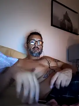 Snapshot of Tattoos77 chatting on June 11, 2:33 am Tattoos77 online show from June 11, 2:33 am
