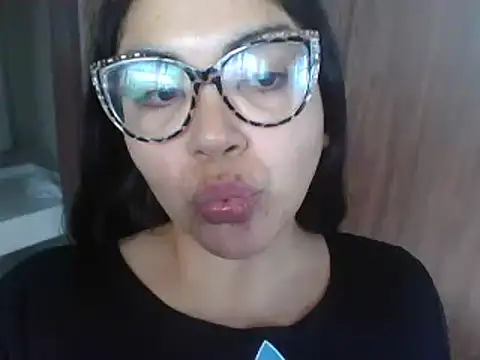 ladystichita online show from June 21, 4:20 pm