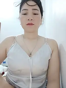 LoveLillyy69 online show from June 9, 1:50 am