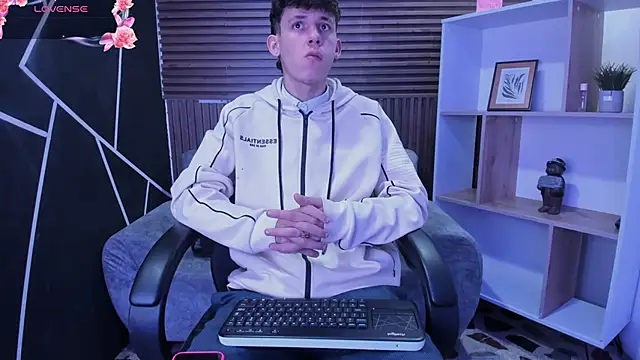 mikebenefleck 01 online show from February 18, 12:12 pm