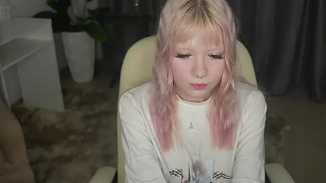 NoelMccrimmon online show from January 19, 2:21 pm