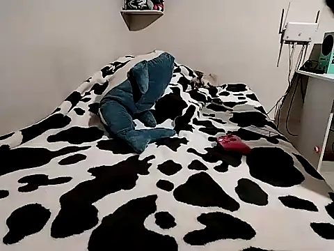 AkitaPolxn online show from February 15, 8:46 am