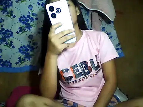 PinaySkinnyJust18 online show from June 6, 10:25 pm