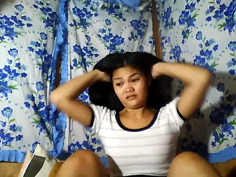 PinaySkinnyJust18 online show from June 30, 10:33 pm