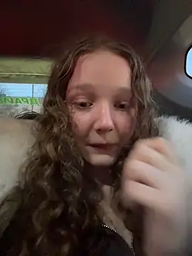 Snapshot of outside_rosy chatting on March 2, 3:41 pm outside rosy online show from March 2, 3:41 pm