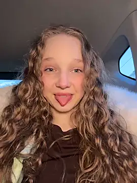 Snapshot of outside_rosy chatting on March 6, 3:41 pm outside rosy online show from March 6, 3:41 pm