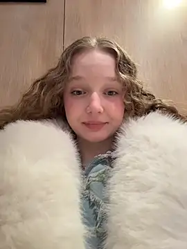 Snapshot of outside_rosy chatting on March 15, 4:13 pm outside rosy online show from March 15, 4:13 pm