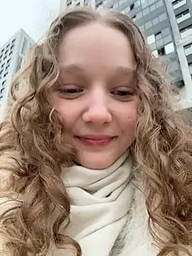 Snapshot of outside_rosy chatting on March 19, 2:54 pm outside rosy online show from March 19, 2:54 pm