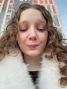 Snapshot of outside_rosy chatting on March 21, 4:10 pm outside rosy online show from March 21, 4:10 pm