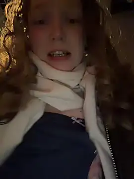 Snapshot of outside_rosy chatting on March 23, 4:55 pm outside rosy online show from March 23, 4:55 pm