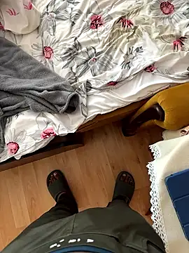 Mumbai Guy 143 online show from January 18, 9:57 am