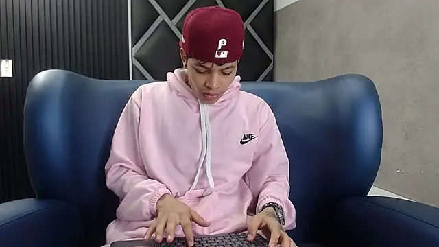 Dogan Renzo0 online show from February 2, 7:23 pm