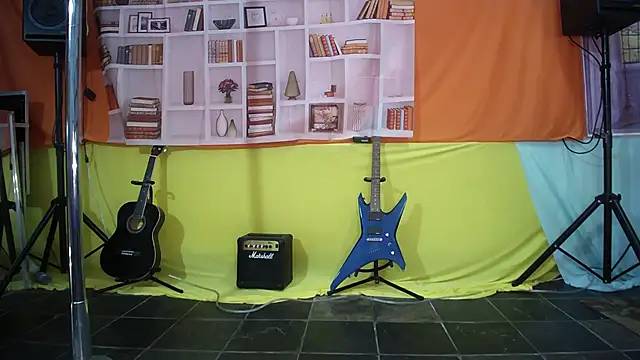 saucychocolate online show from February 4, 10:47 pm