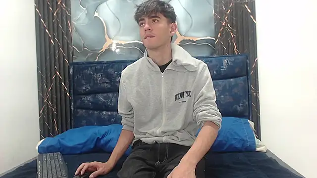 Snapshot of Lust_demian chatting on March 16, 11:36 am Lust demian online show from March 16, 11:36 am