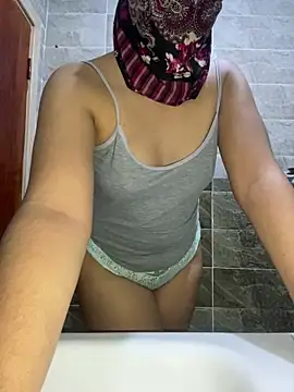 Snapshot of Rabab_Queen chatting on March 22, 1:09 am Rabab Queen online show from March 22, 1:09 am