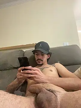 Snapshot of vilton75 chatting on February 24, 4:49 pm vilton75 online show from February 24, 4:49 pm
