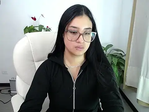 ItsNyla online show from February 7, 2:37 am