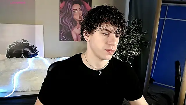 Snapshot of TylerGibson chatting on May 25, 3:45 am TylerGibson online show from May 25, 3:45 am