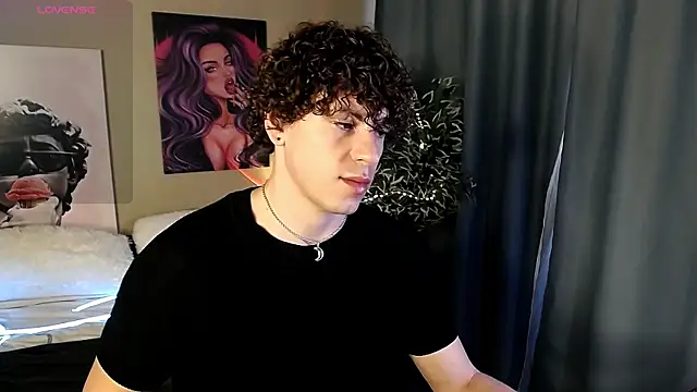Snapshot of TylerGibson chatting on June 5, 5:58 am TylerGibson online show from June 5, 5:58 am