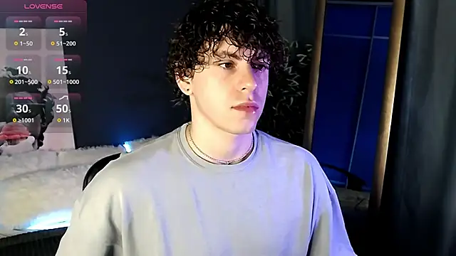 Snapshot of TylerGibson chatting on June 17, 3:31 am TylerGibson online show from June 17, 3:31 am